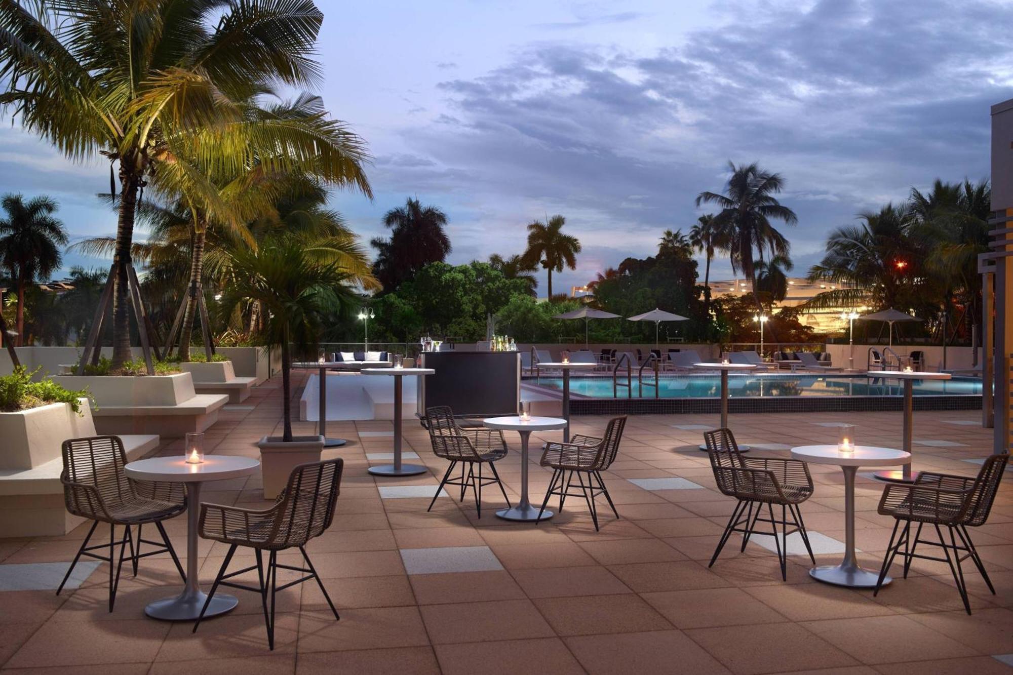 Hotel Courtyard Miami Coconut Grove Exterior foto